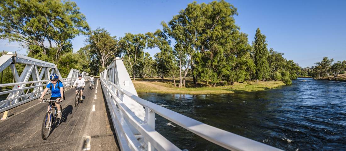 Cycling in Kosciuszko National Park |  <i>Destination NSW</i>