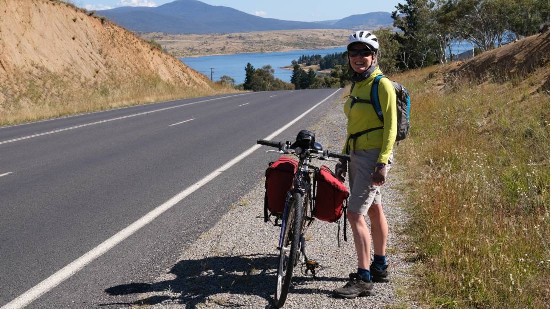 Cyclist on the Barry Way with view of Lake Jindabyne |  <i>Ross Baker</i>