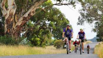 Cycling through the rural landscapes near Mudgee | Mudgee Region Tourism
