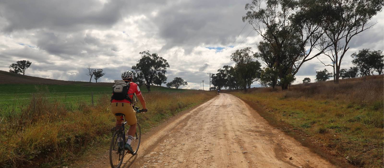 Cycling the dirt roads on the CWCR between Gulgong and Mudgee | Ross Baker