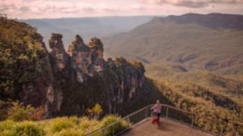 Enjoy a short cycle cycle around numerous lookouts and vantage points of the Blue Mountains | Tim Charody