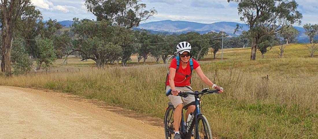 Cyclist on the Central West Cycle route between Mudgee and Gulgong |  <i>Ross Baker</i>