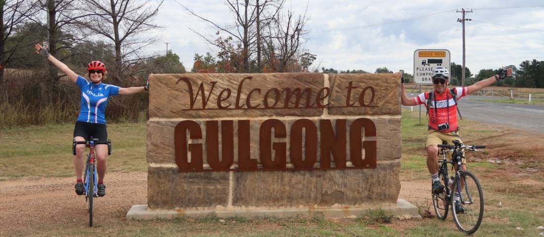Cyclists arriving in Gulgong |  <i>Ross Baker</i>