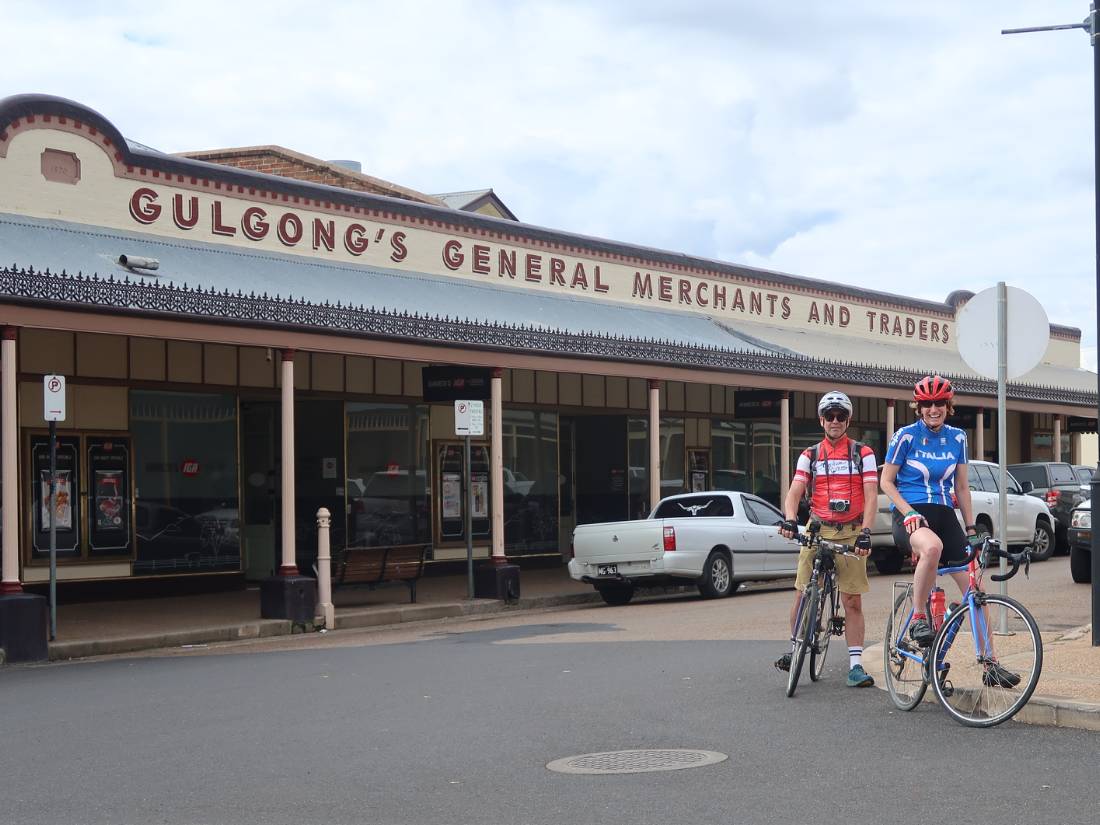 Cyclists in Gulgong |  <i>Ross Baker</i>