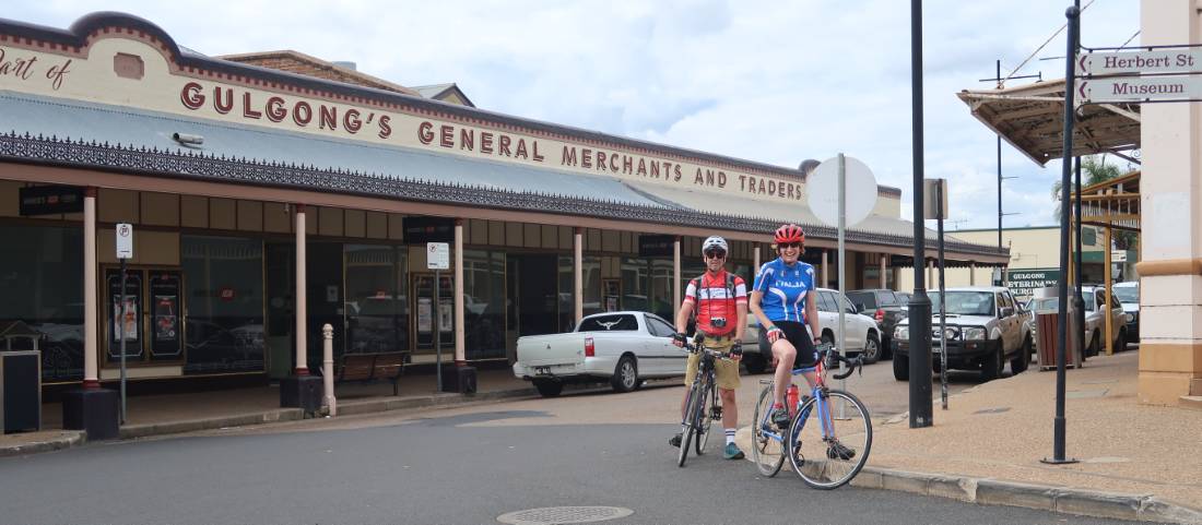 Cyclists in Gulgong |  <i>Ross Baker</i>