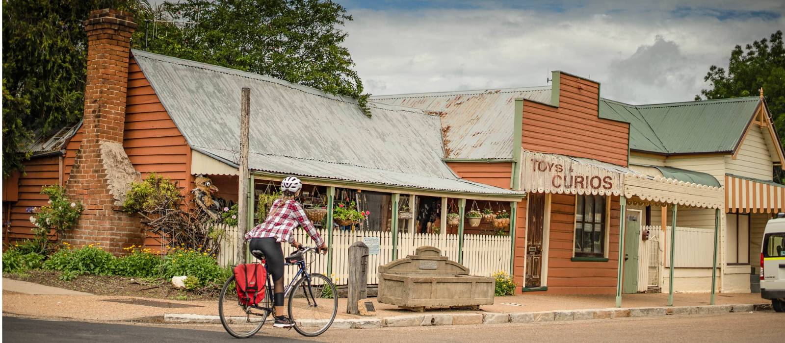 Cycle the charming streets of Gulgong | Tim Charody