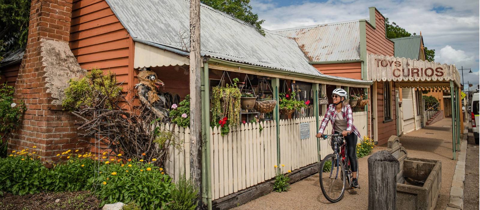 Cycle the charming streets of Gulgong | Tim Charody