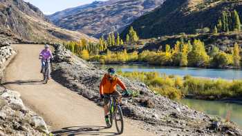 Kawarau Gorge Trail,Geoff Marks Riders enjoying the brand new Kawarau Gorge Trail