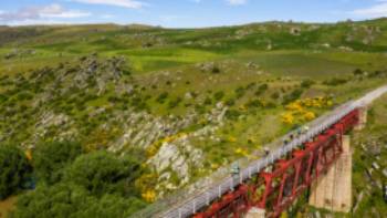 LachlanGardiner_AdventureSouth_OTAGO_DAY_03-HIGHRES-0664,Lachlan Gardiner Cycle over the stunning Poolburn Viaduct