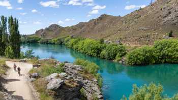 Cycling the spectacular Roxburgh Gorge Trail