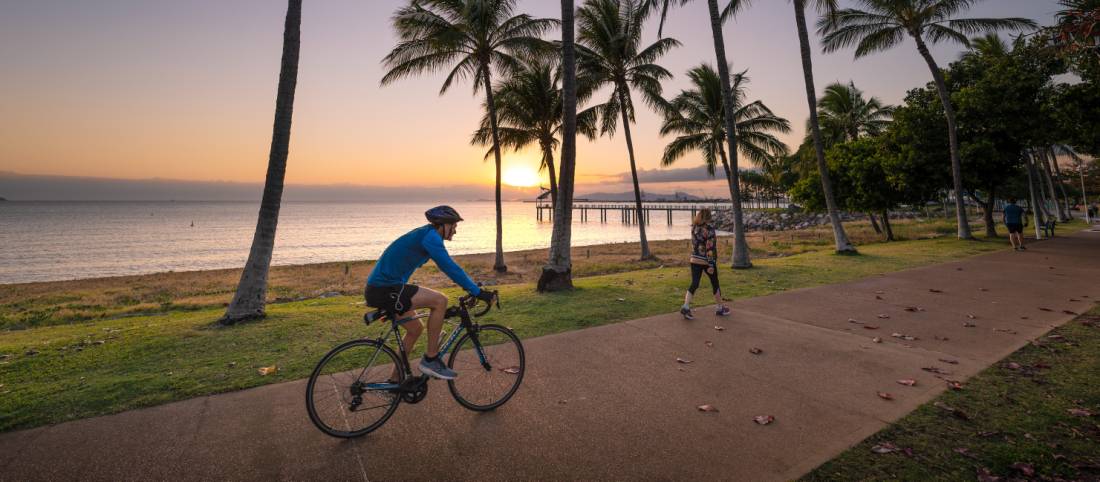 Cycle the Strand in Townsville |  <i>Tourism and Events Queensland</i>