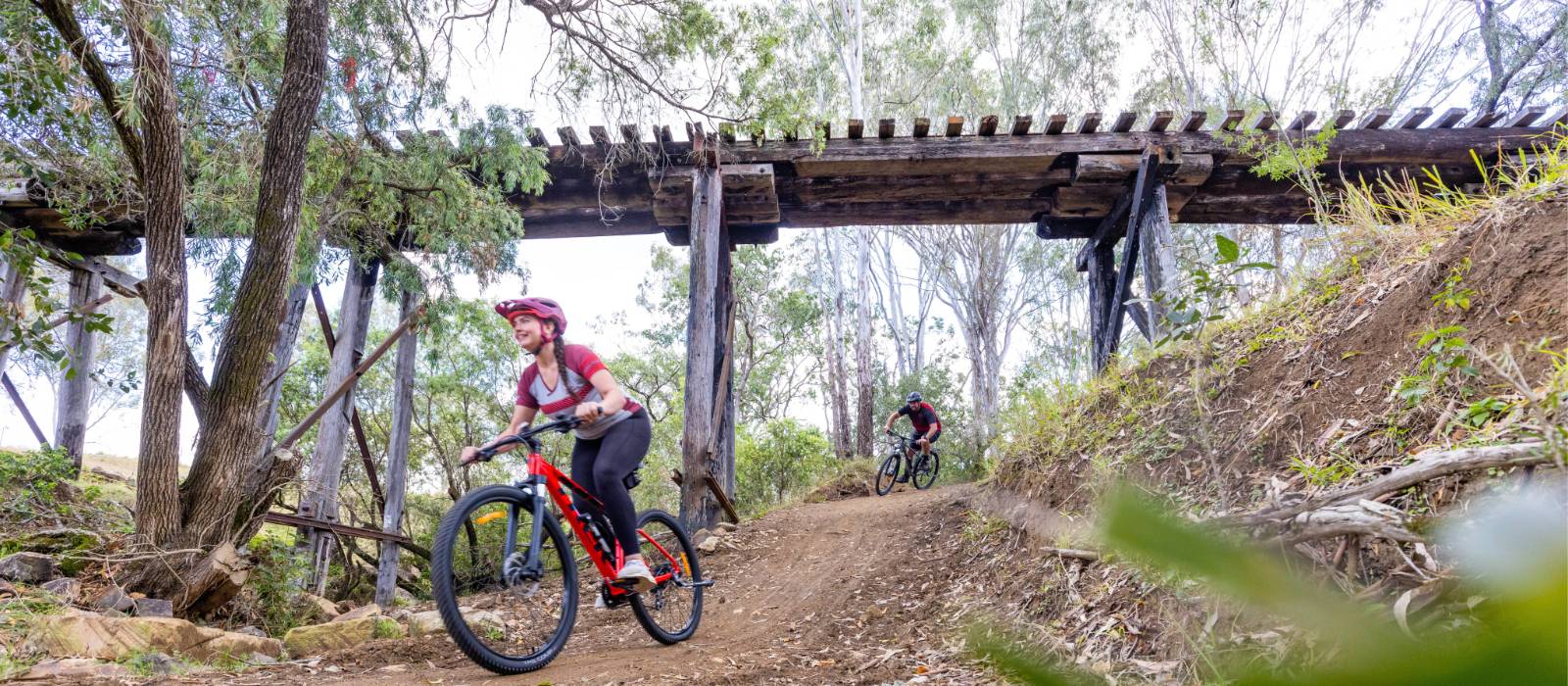 Off road action on the Brisbane Valley Rail Trail | Tourism and Events Queensland
