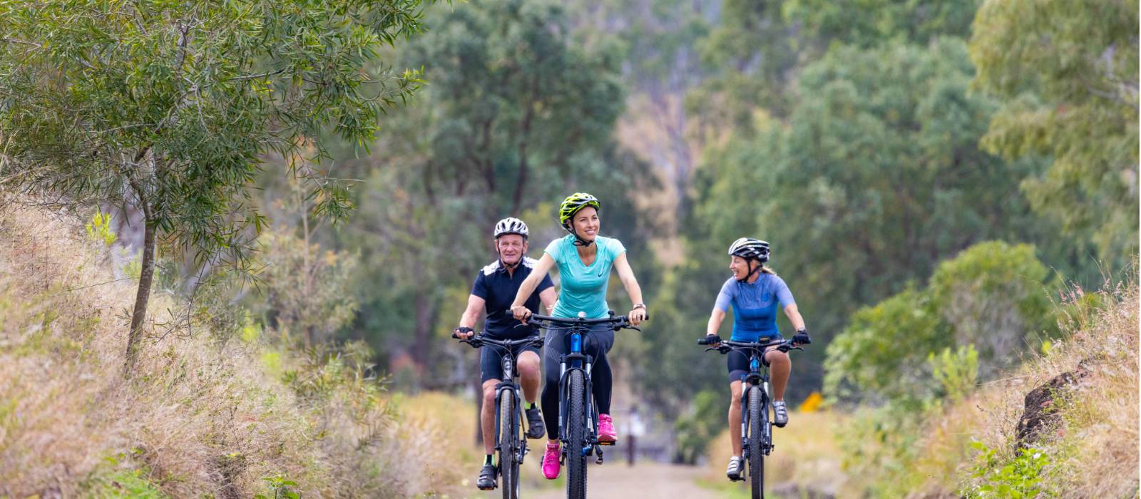 Ride with friends on the Brisbane Valley Rail Trail | Tourism and Events Queensland