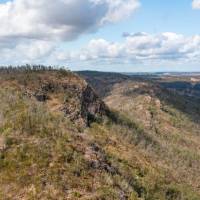 Rugged mountain ranges of the Brisbane Valley | Tourism and Events Queensland