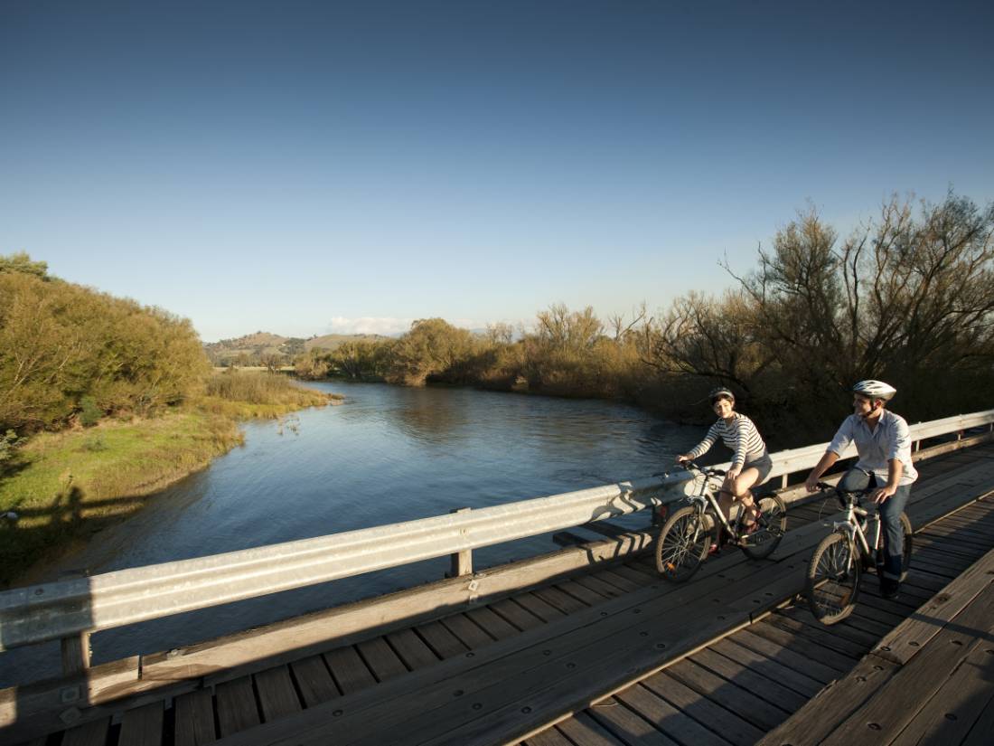 Cyclists crossing the Goulburn River |  <i>Robert Blackburn</i>