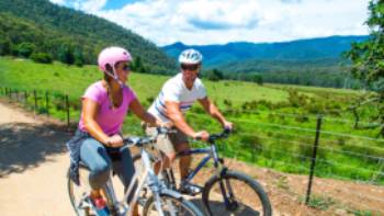 Cycling along the Murray to Mountains | David Kirkland