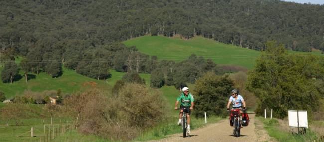 Cycling the Murray to Mountains Rail Trail near Eurobin | Rail Trails Australia