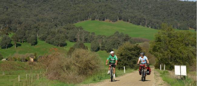 Cycling the Murray to Mountains Rail Trail near Eurobin | Rail Trails Australia